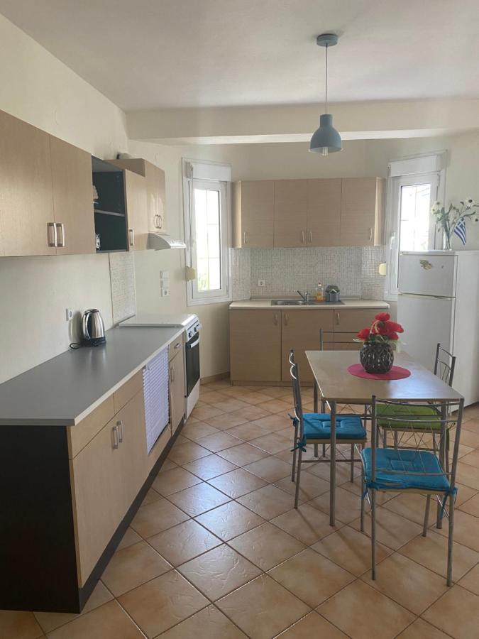 Kelesi Apartments Nea Kallikrateia Exteriör bild