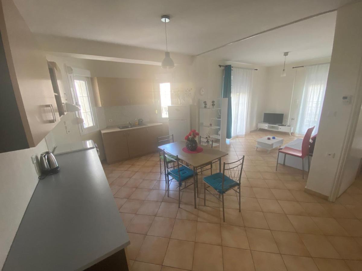 Kelesi Apartments Nea Kallikrateia Exteriör bild