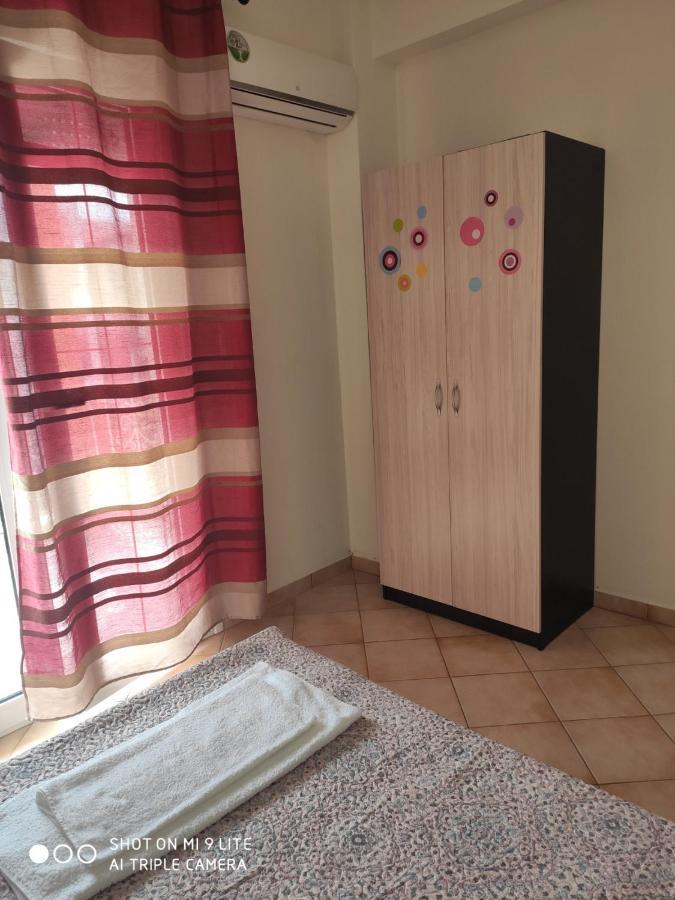 Kelesi Apartments Nea Kallikrateia Exteriör bild