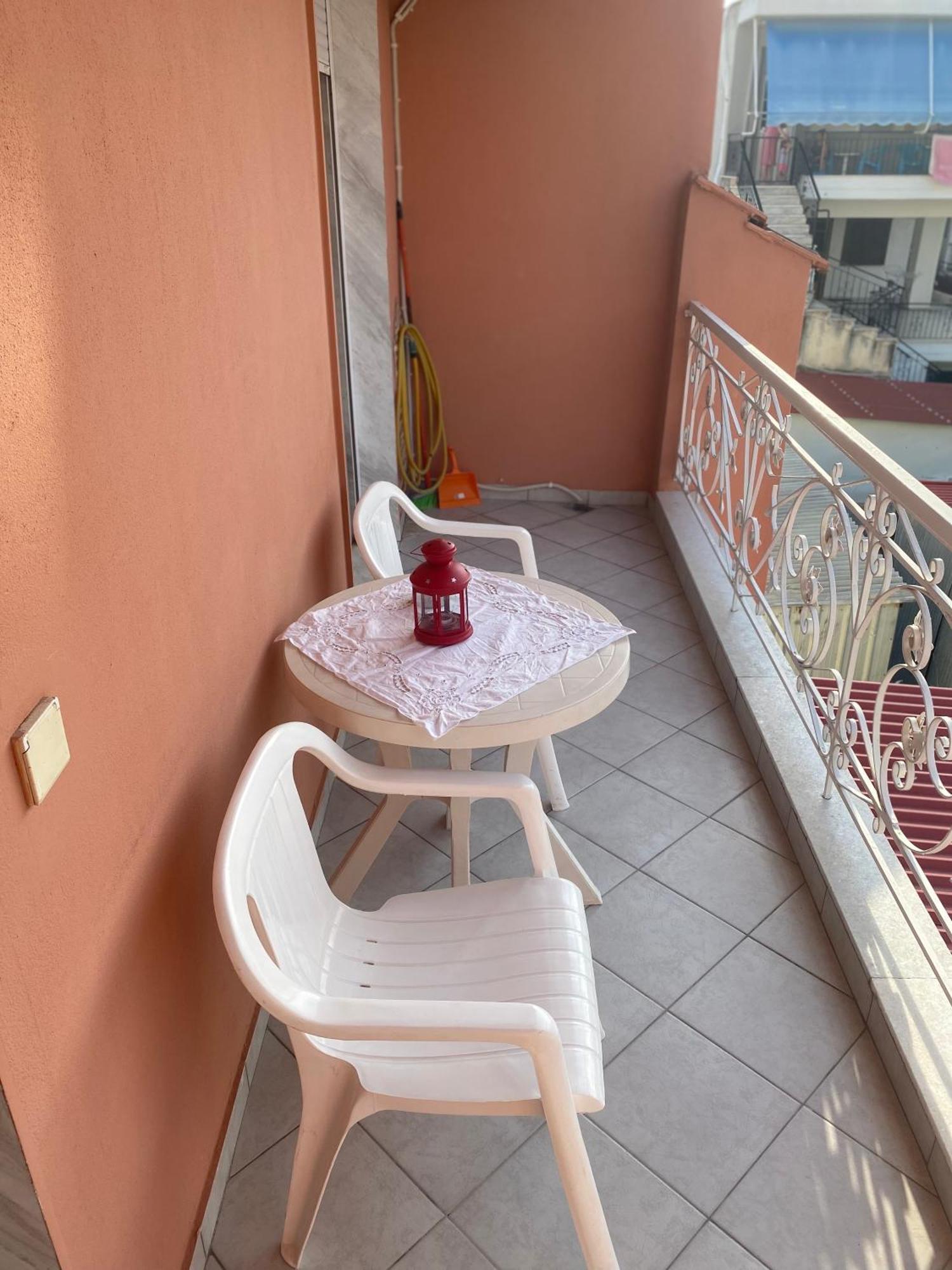 Kelesi Apartments Nea Kallikrateia Exteriör bild